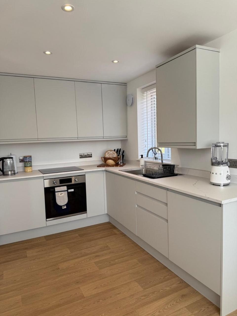Stunning One Bed - Ox Apartment